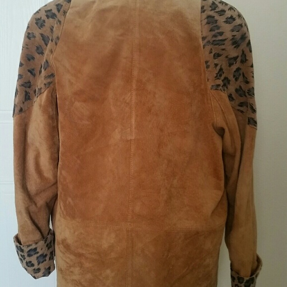 Vintage Suede Coat w Leopard print shoulders - Picture 2 of 3